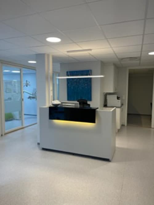 Ikon for Implantatkirurgi, implantatkrone-/brobehandling